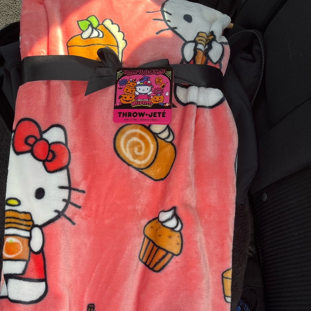 Hello Kitty pumpkin spice Throw Blanket